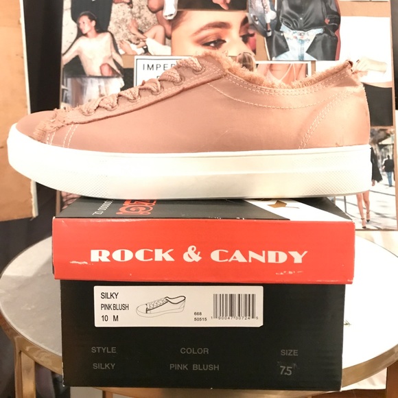 SOLD - Picture 3 of 4